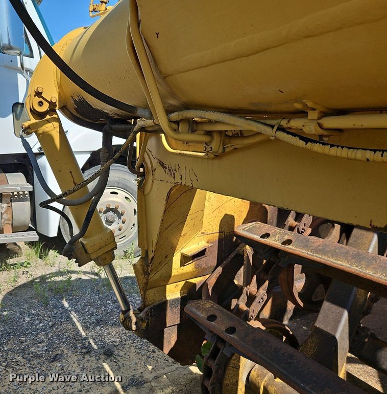 image for item EI3989 1976 Caterpillar  613B elevating scraper