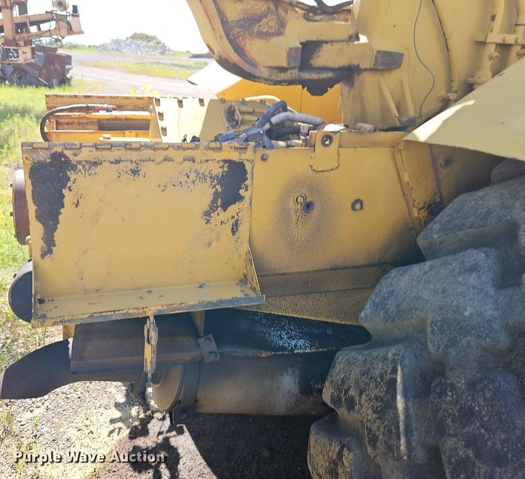 image for item EI3989 1976 Caterpillar  613B elevating scraper