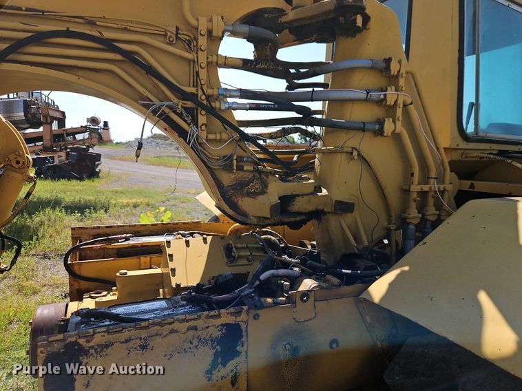 image for item EI3989 1976 Caterpillar  613B elevating scraper