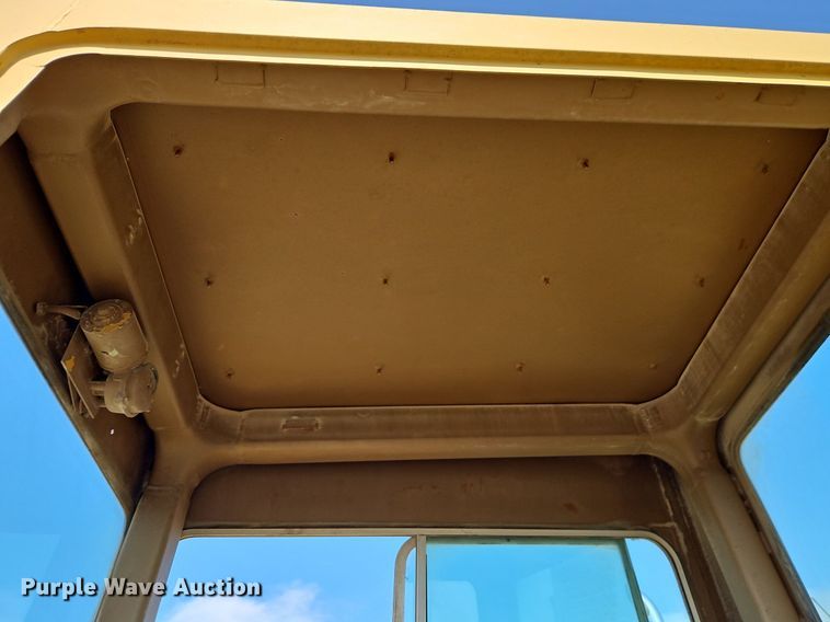 image for item EI3989 1976 Caterpillar  613B elevating scraper