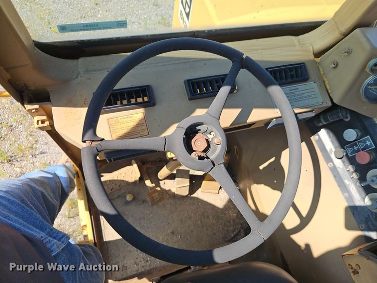 image for item EI3989 1976 Caterpillar  613B elevating scraper