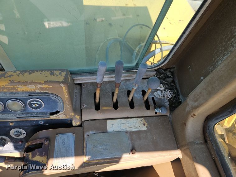 image for item EI3989 1976 Caterpillar  613B elevating scraper