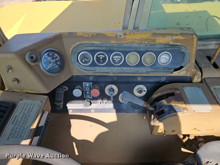 image for item EI3989 1976 Caterpillar  613B elevating scraper