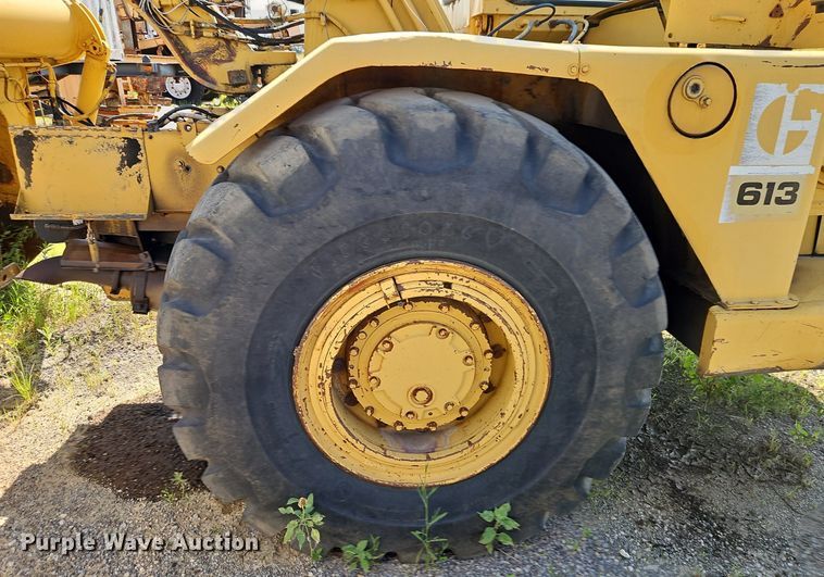 image for item EI3989 1976 Caterpillar  613B elevating scraper