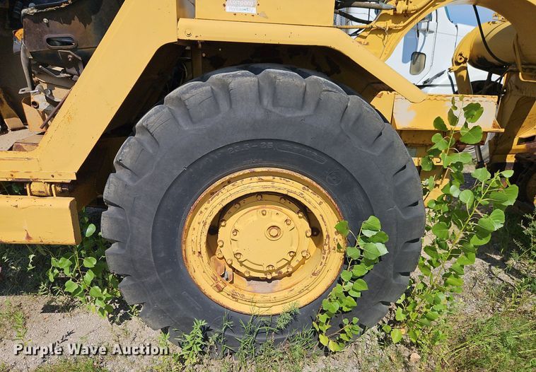 image for item EI3989 1976 Caterpillar  613B elevating scraper