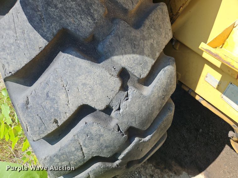 image for item EI3989 1976 Caterpillar  613B elevating scraper