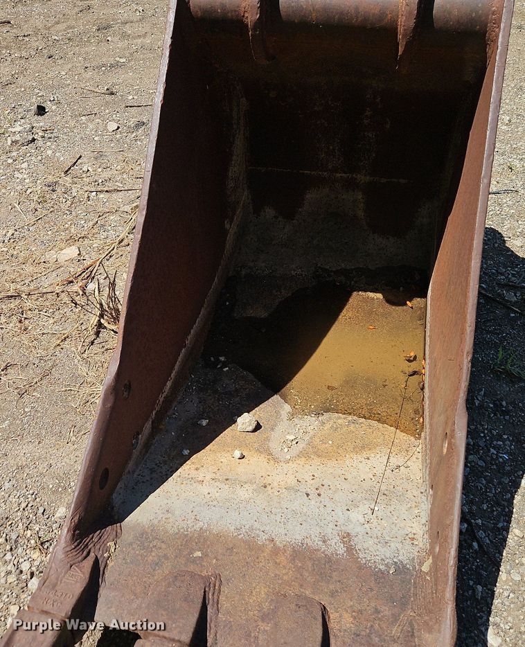 image for item EI8197 Excavator bucket