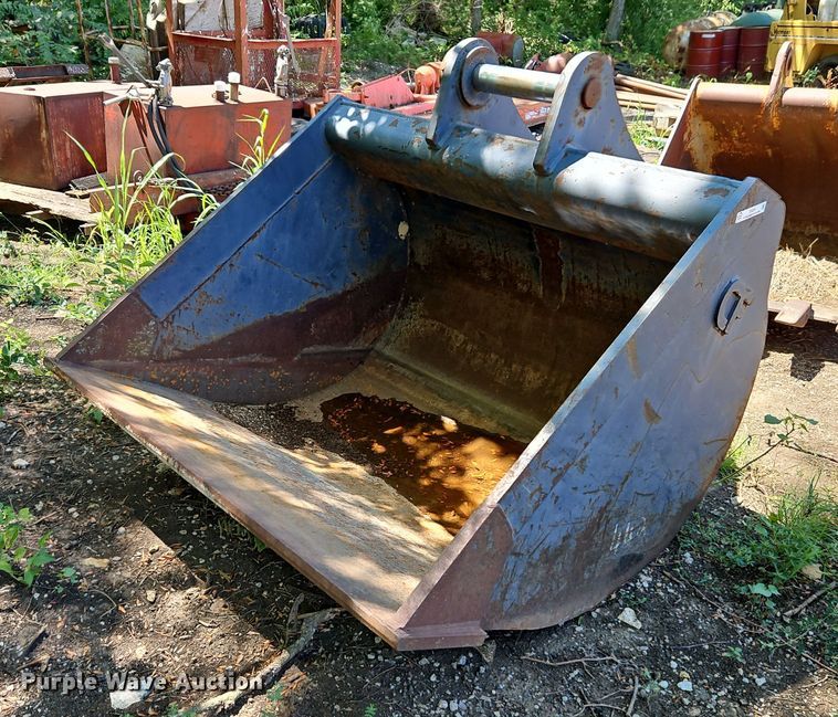image for item EI8201 CF excavator bucket