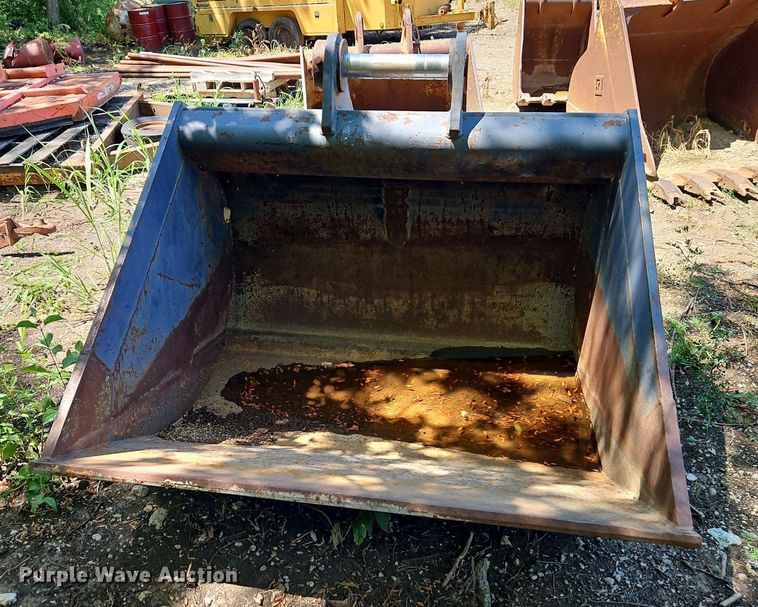 image for item EI8201 CF excavator bucket