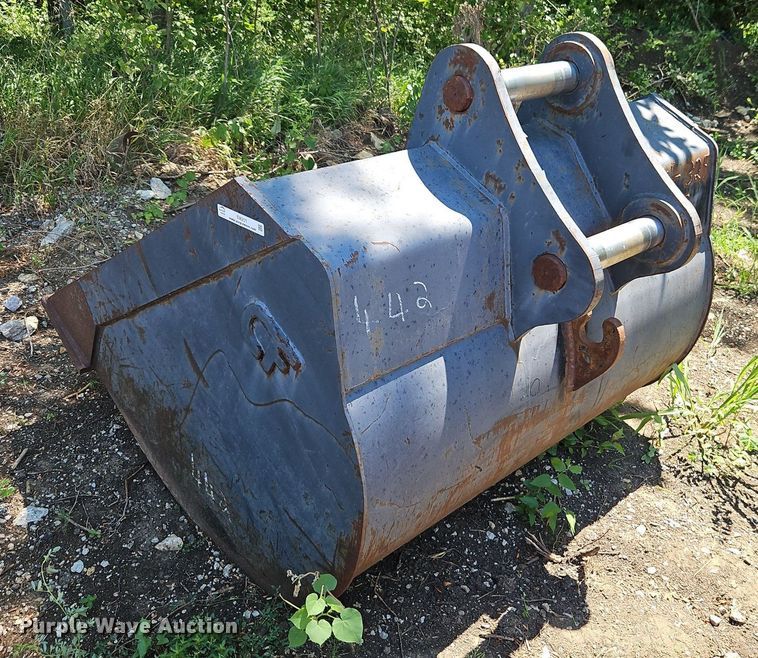 image for item EI8201 CF excavator bucket