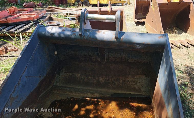 image for item EI8201 CF excavator bucket