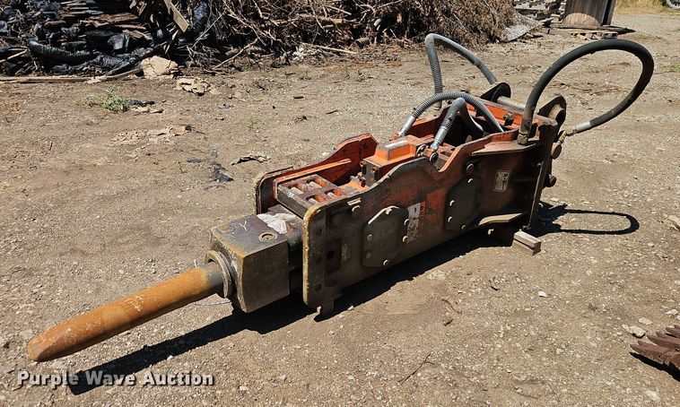 image for item EI8202 NPK 12X breaker