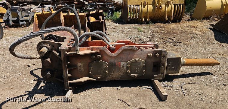 image for item EI8202 NPK 12X breaker