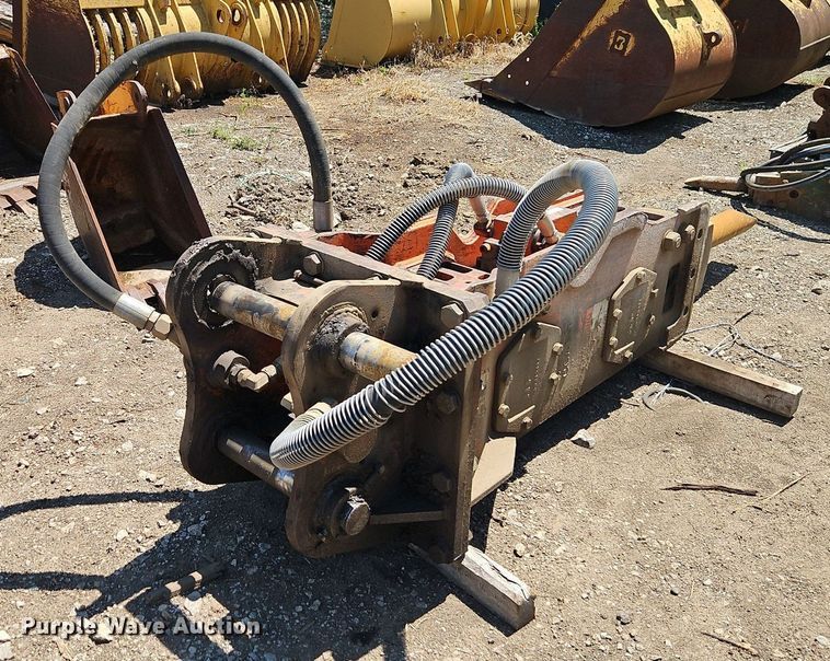 image for item EI8202 NPK 12X breaker