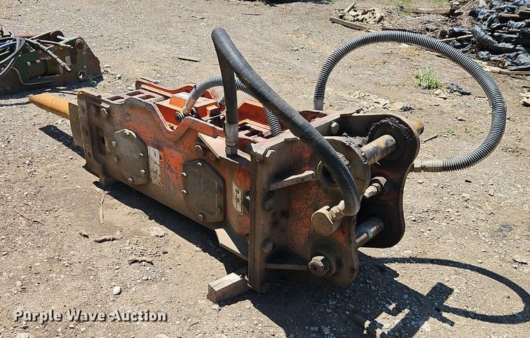 image for item EI8202 NPK 12X breaker