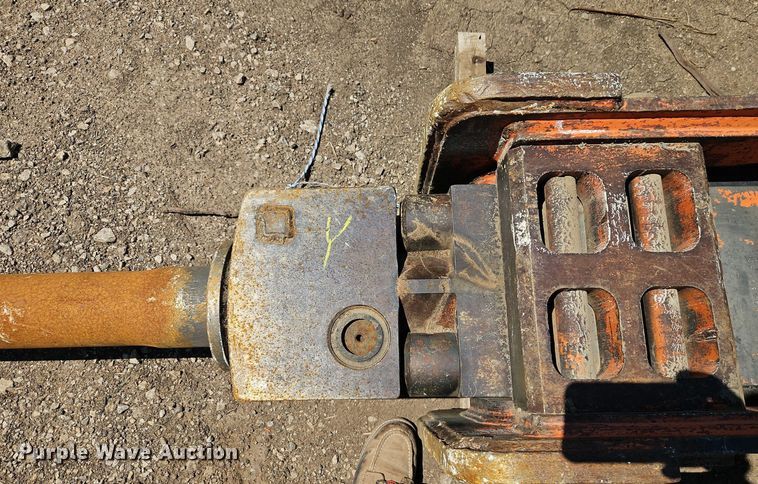 image for item EI8202 NPK 12X breaker