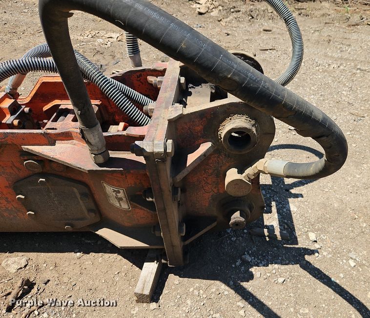 image for item EI8202 NPK 12X breaker