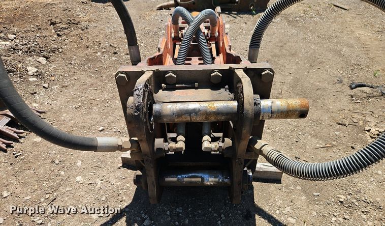 image for item EI8202 NPK 12X breaker