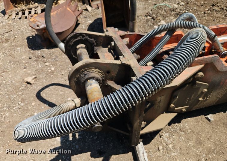 image for item EI8202 NPK 12X breaker