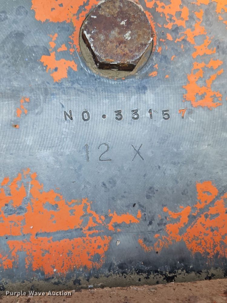 image for item EI8202 NPK 12X breaker