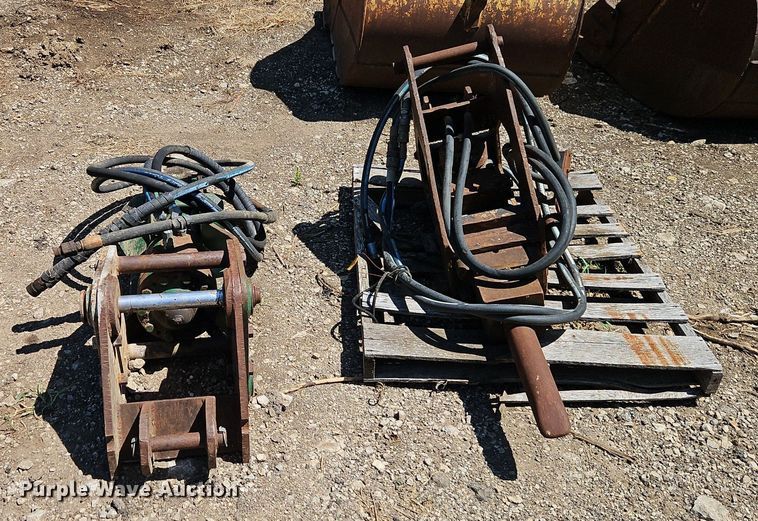 image for item EI8203 (2) breakers