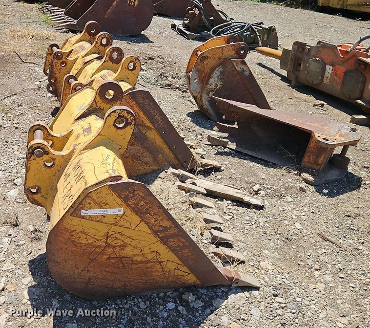 image for item EI8204 (5) Case 580 backhoe buckets