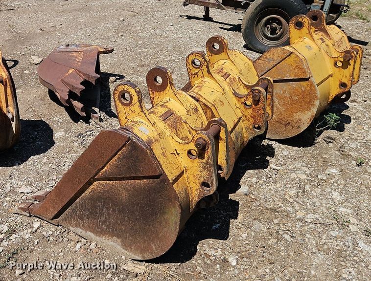 image for item EI8204 (5) Case 580 backhoe buckets