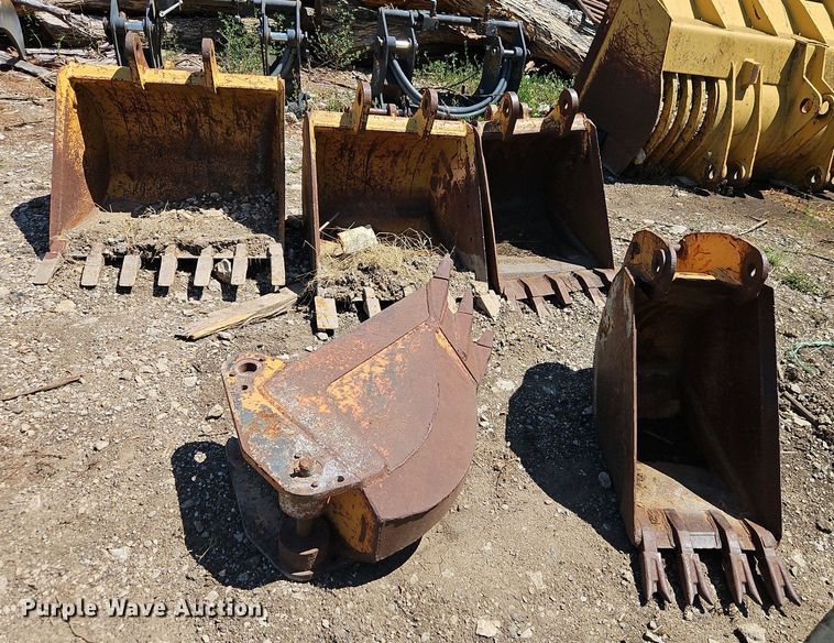 image for item EI8204 (5) Case 580 backhoe buckets