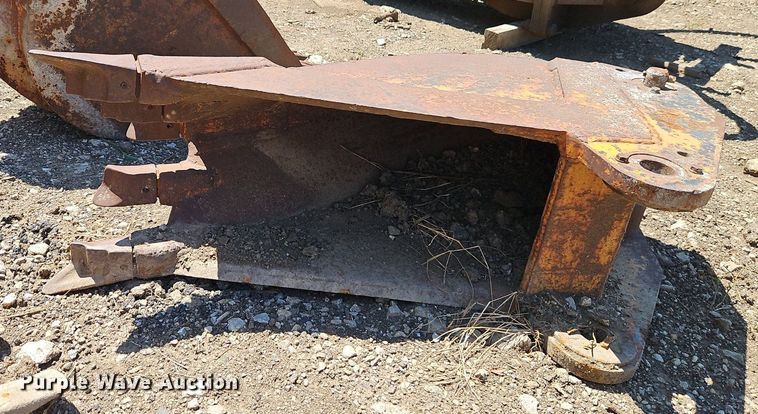 image for item EI8204 (5) Case 580 backhoe buckets