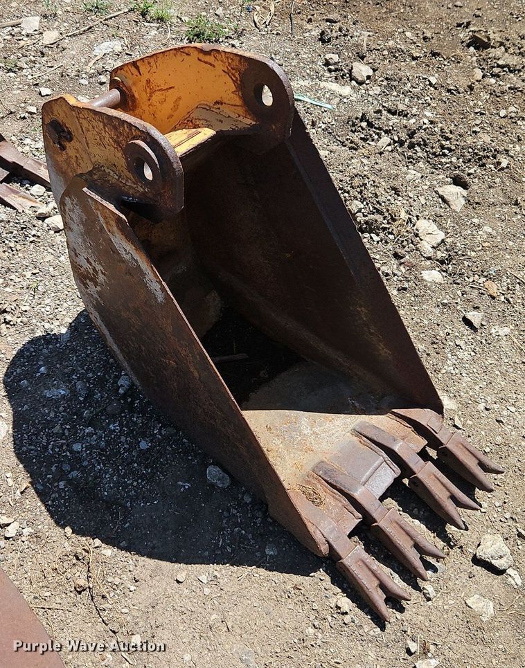 image for item EI8204 (5) Case 580 backhoe buckets