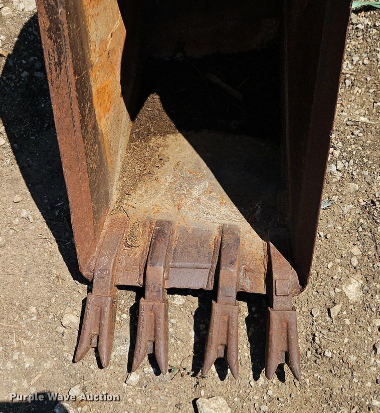 image for item EI8204 (5) Case 580 backhoe buckets