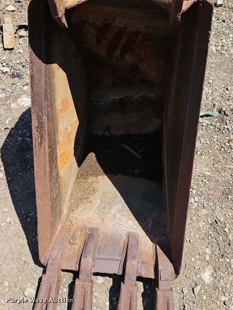 image for item EI8204 (5) Case 580 backhoe buckets