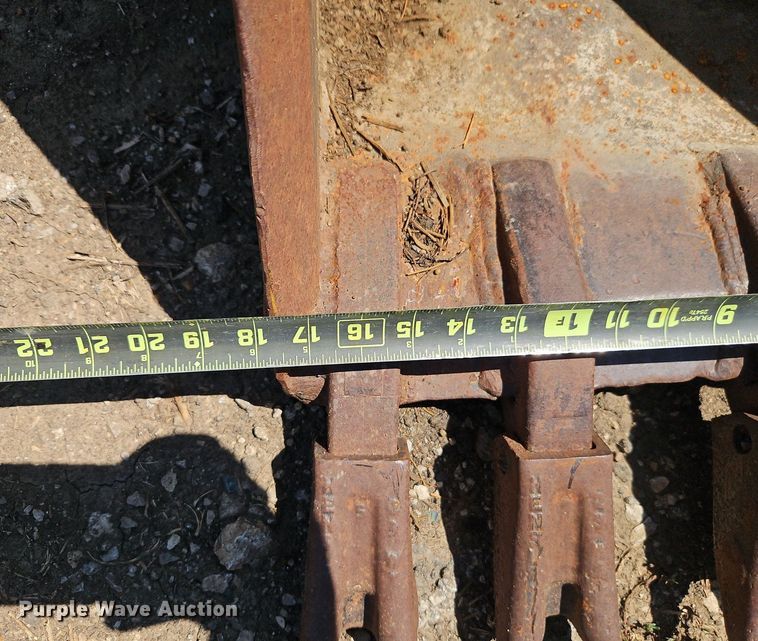 image for item EI8204 (5) Case 580 backhoe buckets