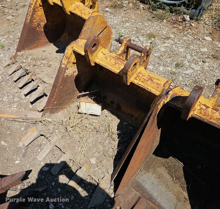 image for item EI8204 (5) Case 580 backhoe buckets