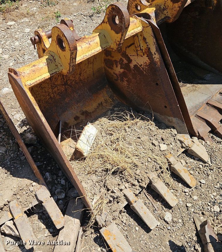 image for item EI8204 (5) Case 580 backhoe buckets