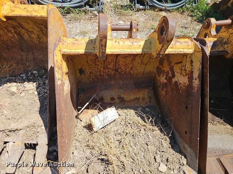 image for item EI8204 (5) Case 580 backhoe buckets