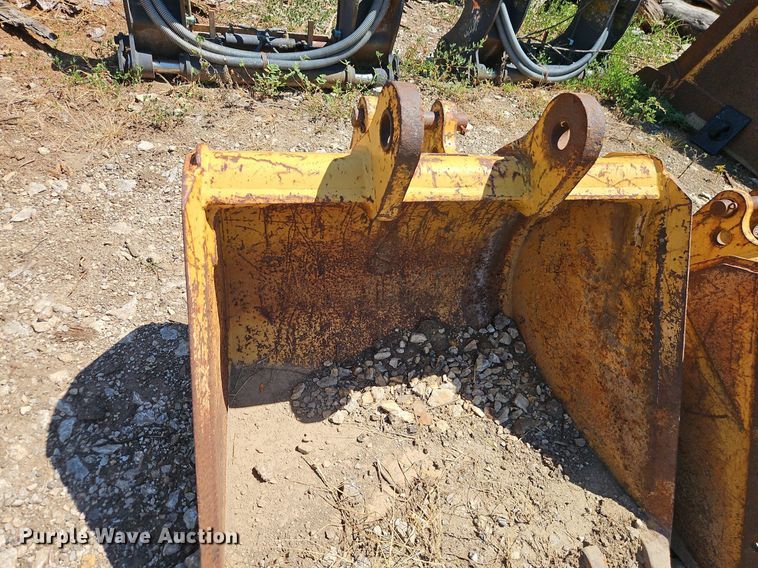 image for item EI8204 (5) Case 580 backhoe buckets