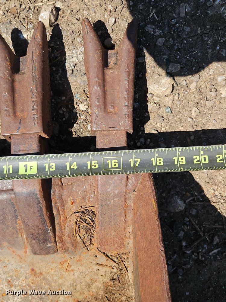 image for item EI8204 (5) Case 580 backhoe buckets