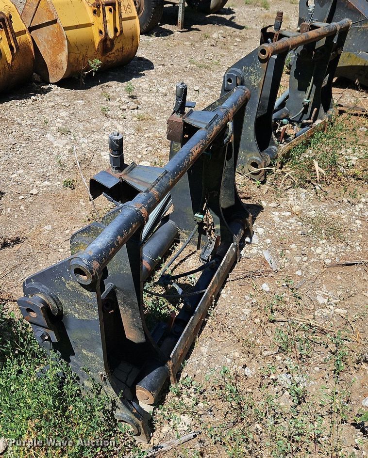 image for item EI8205 (2) hydraulic quick couplers