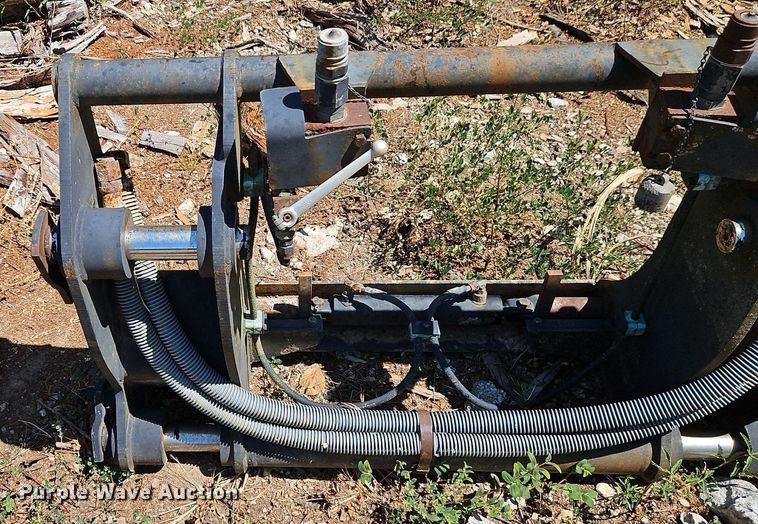 image for item EI8205 (2) hydraulic quick couplers