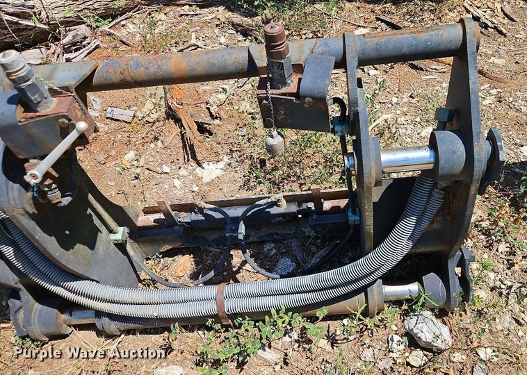 image for item EI8205 (2) hydraulic quick couplers