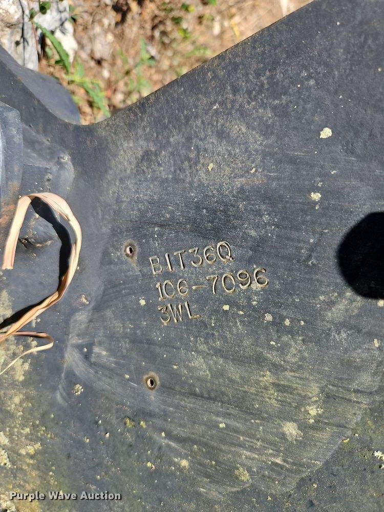 image for item EI8205 (2) hydraulic quick couplers