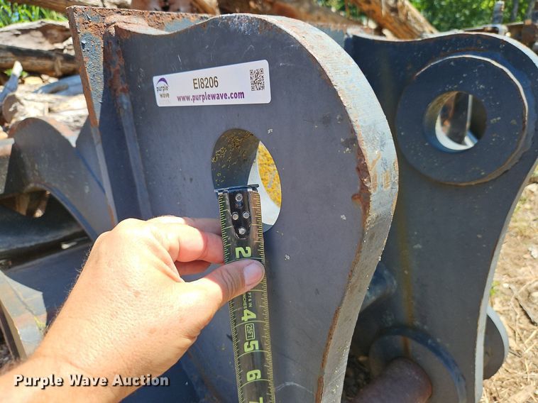 image for item EI8206 CF excavator grapple