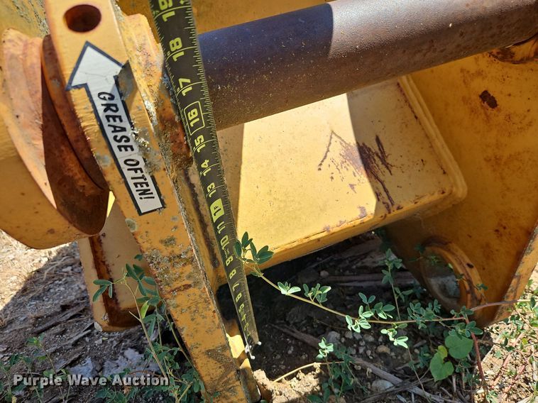 image for item EI8207 Bodine excavator grapple