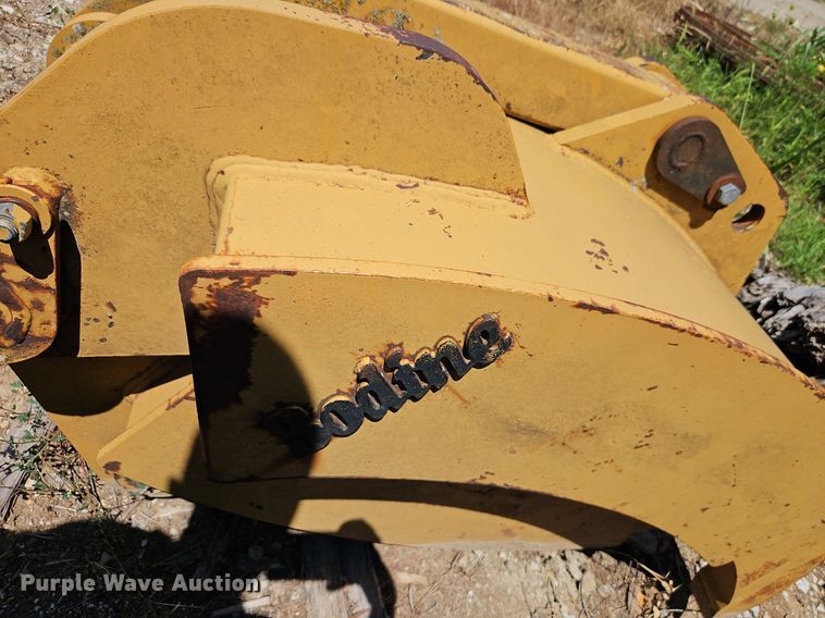 image for item EI8207 Bodine excavator grapple