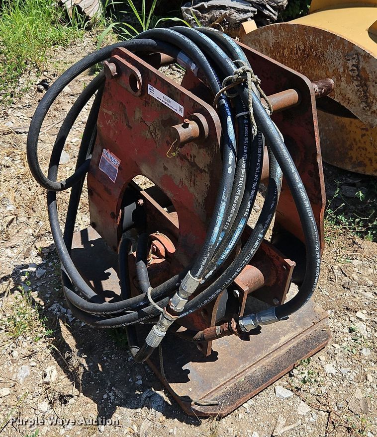 image for item EI8208 Backhoe plate compactor 