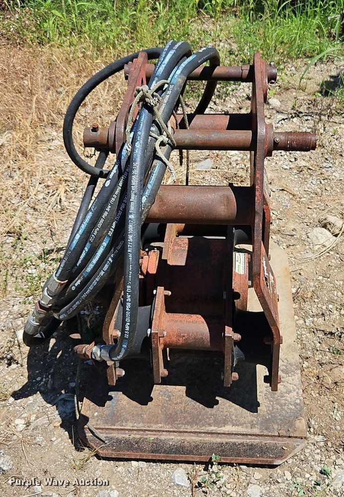 image for item EI8208 Backhoe plate compactor 