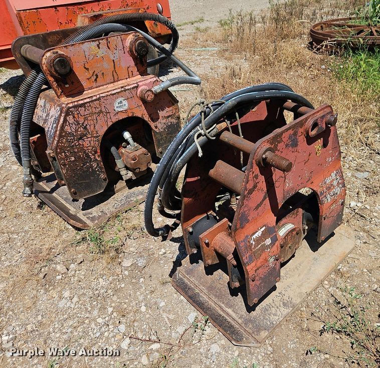image for item EI8208 Backhoe plate compactor 