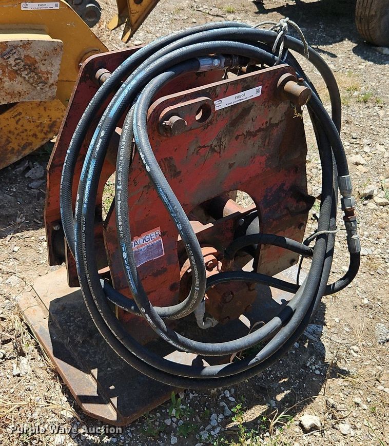 image for item EI8208 Backhoe plate compactor 