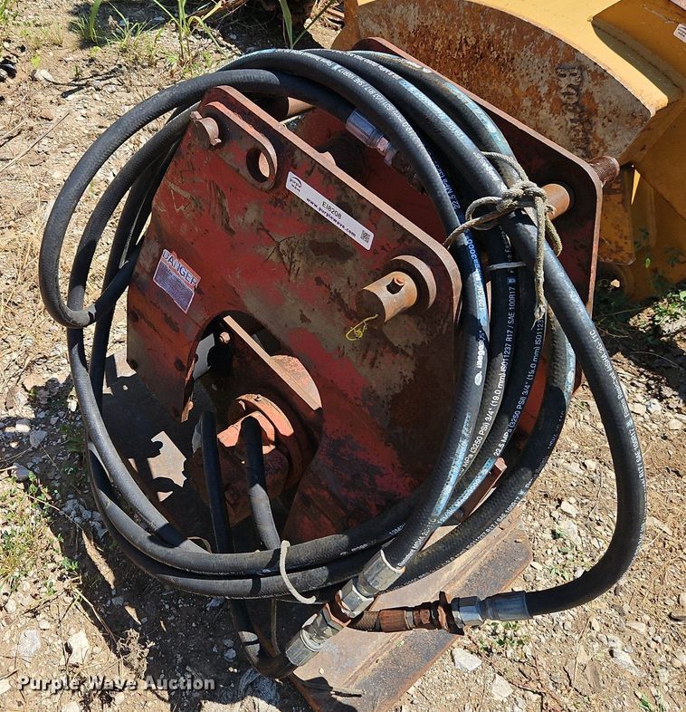 image for item EI8208 Backhoe plate compactor 